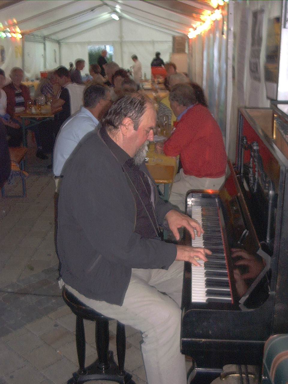 Ivan Boogie Klavier